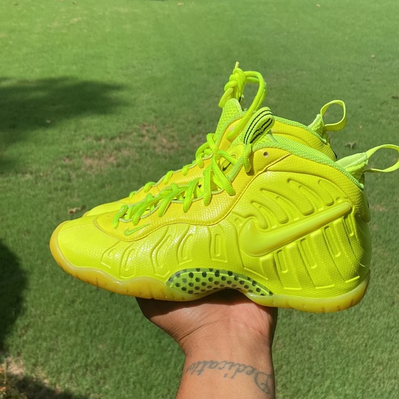 Nike Air Foamposite Pro Volt Women’s Size 7Y Big Kid Sneakers (2014) - Picture 10 of 12